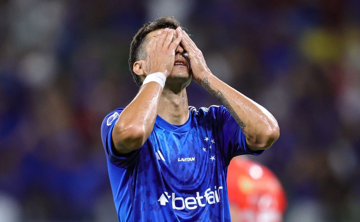 dinenno desabafa e promete volta ao cruzeiro após recuperação de lesão: "vou ser feliz novamente"