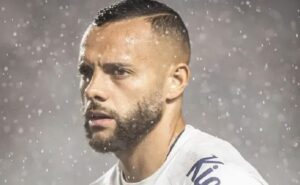 guilherme revela que pediu para fábio carille permanecer no santos: ‘’fui um dos que falaram com ele’’