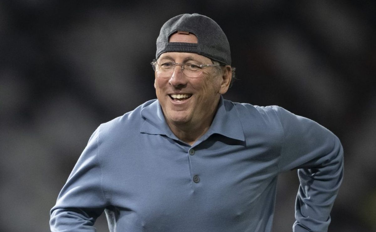 r$65 milhões: john textor mantém insistência na contratação de jair, zagueiro do santos