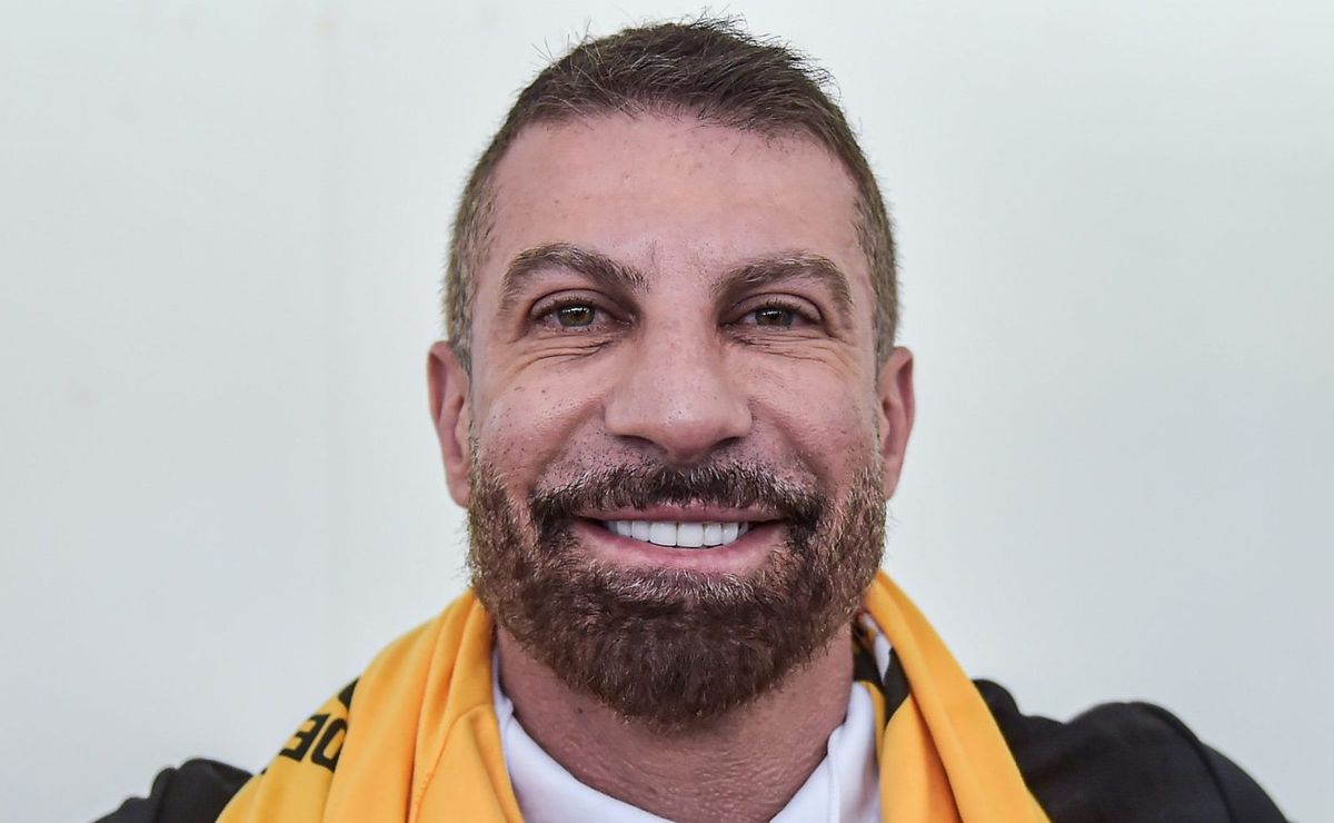 pedrinho negocia venda da saf do vasco para fundo de investimentos da arábia saudita