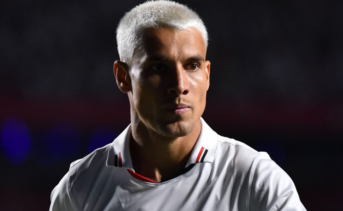 ferreira x wesley: câmeras flagram drible desconcertante em são paulo x flamengo