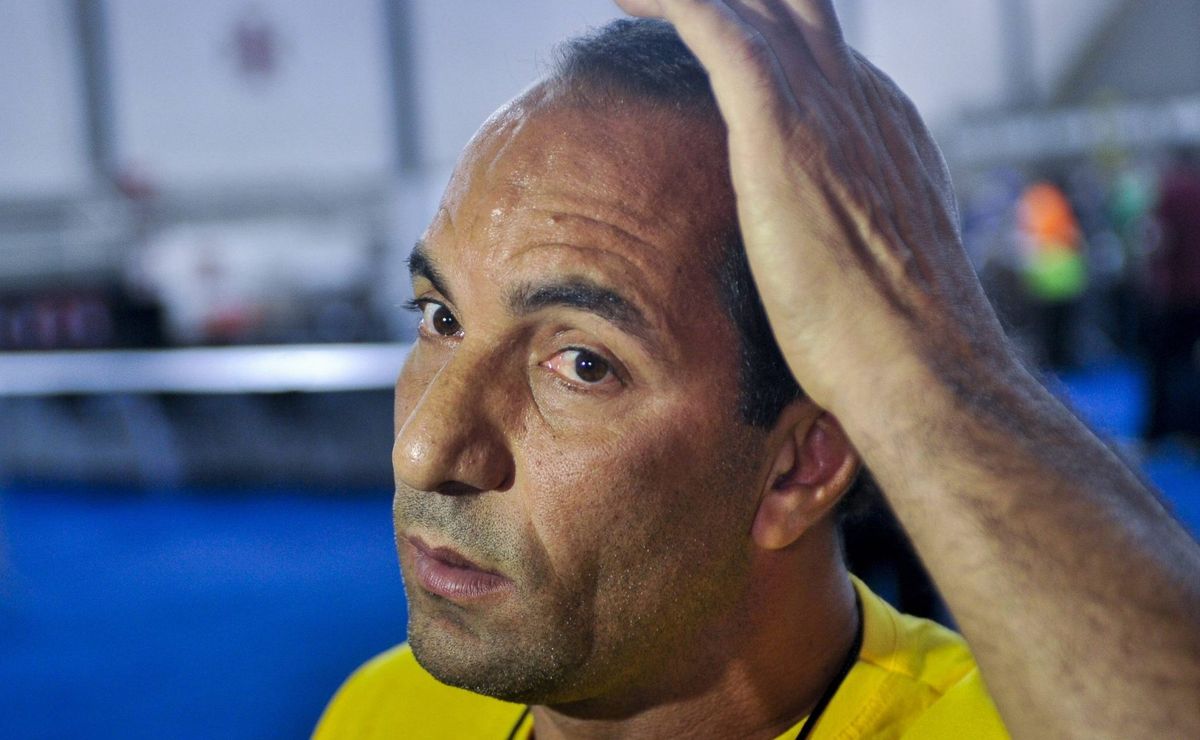 edmundo fica revoltado com zagueiro no vasco e faz críticas após 'melar' chegada de maurício lemos