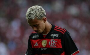flamengo aceita proposta do rio ave por matheus gonçalves, mas jogador recusa