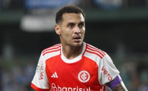 alvo do corinthians no mercado, alan patrick pode ser negociado com o al shabab