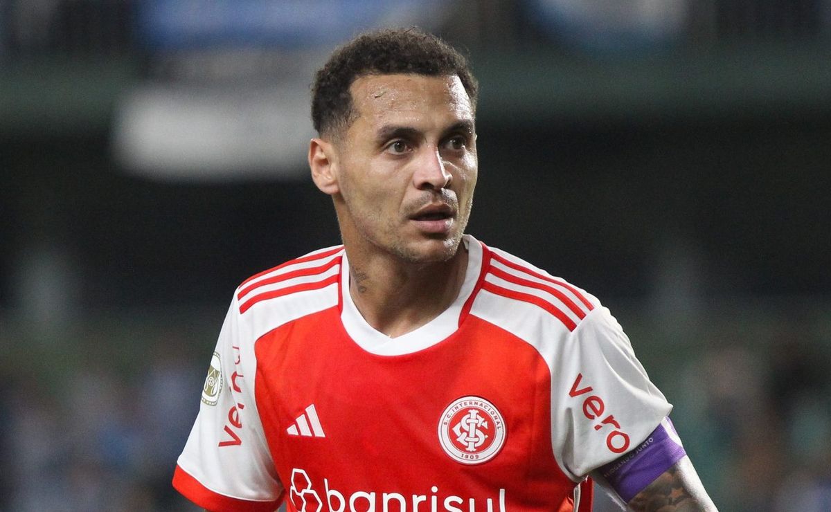 alvo do corinthians no mercado, alan patrick pode ser negociado com o al shabab
