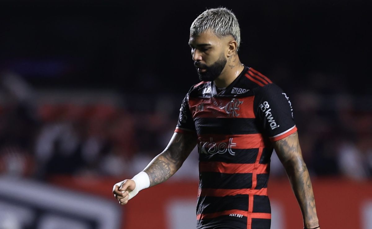 gabigol volta a ser titular do flamengo, mas não agrada na derrota para o são paulo