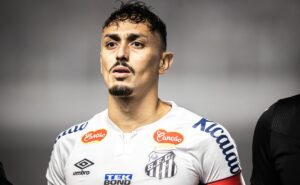 diego pituca participou de todos os jogos do santos na série b