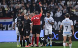 grêmio recebe o corinthians para manter retrospecto positivo contra o rival na copa do brasil