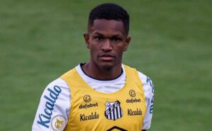 renyer vive drama sério após sair do santos e foi confirmada rescisão de contrato no guarani