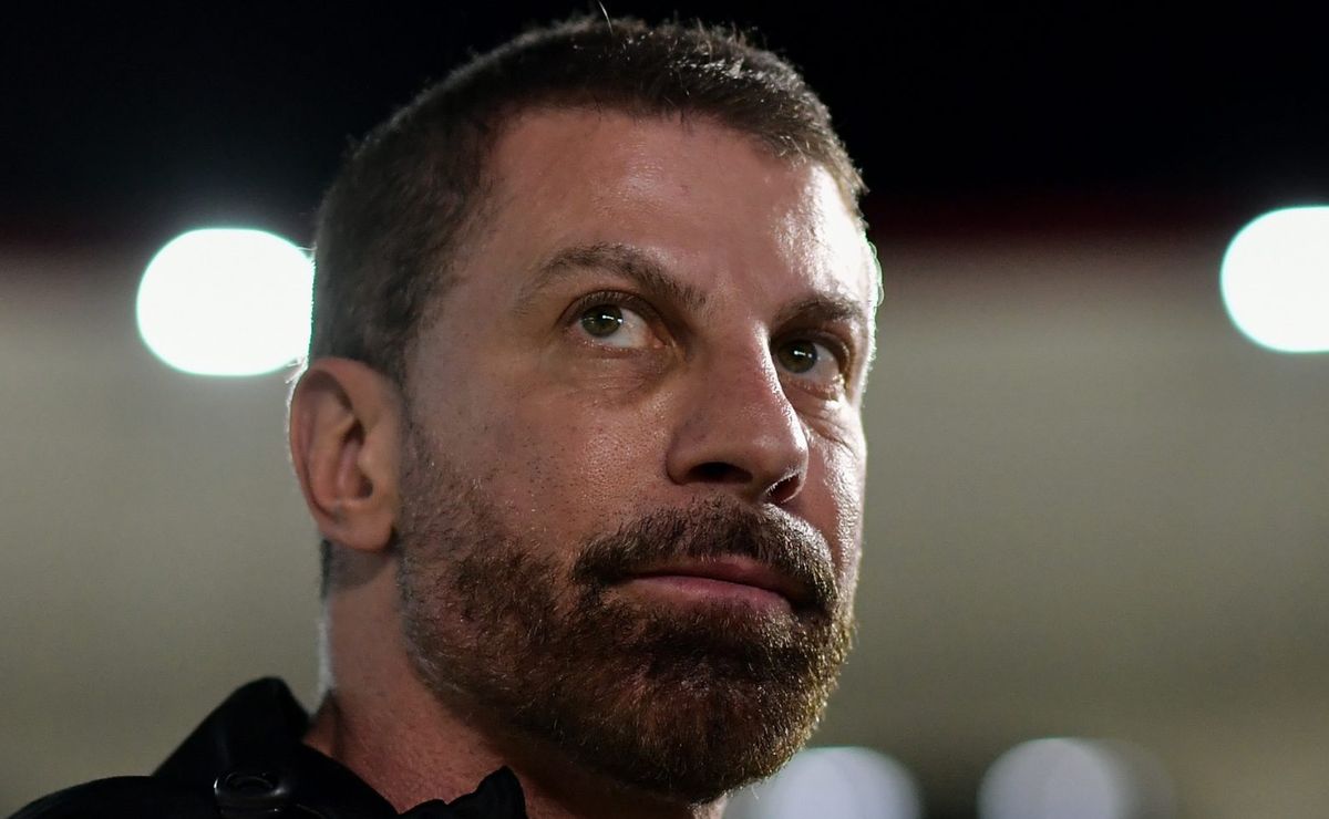 r$ 500 mil: vasco de pedrinho tem concorrência por luan peres e dá ultimato para fechar negócio