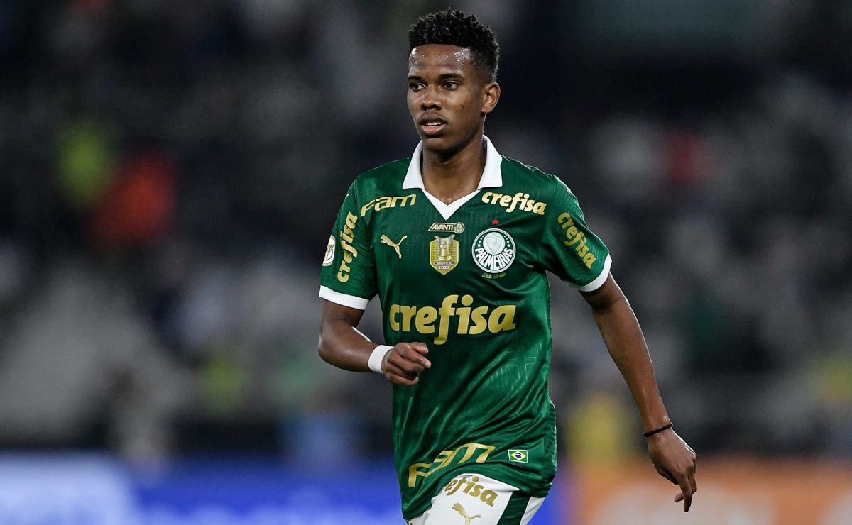 situação de estêvão ainda preocupa e presença em palmeiras e flamengo segue como dúvida