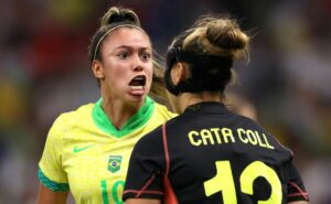 atitude de priscila com a goleira da espanha após vitória da seleção feminina chama atenção: "passo mal"