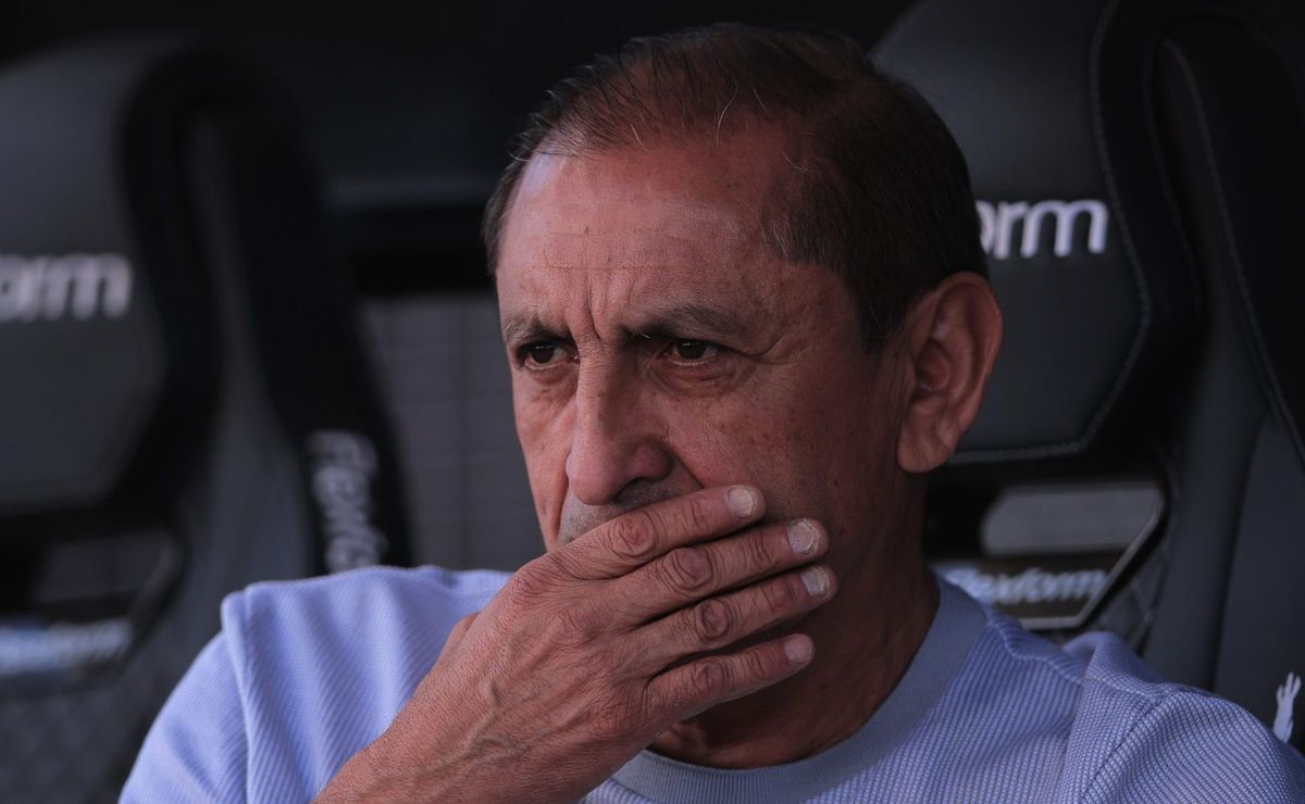 presidente do vitória critica corinthians após erros de arbitragem a favor do cruzeiro: "precisavam disso para não cair"