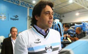 danrlei, ex grêmio, faz análise sobre roger machado no arquirrival: "que viva a vida dele lá"