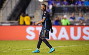 héctor hernandez, josé martínez e mais um: corinthians fecha pacotão com novo lateral esquerdo 