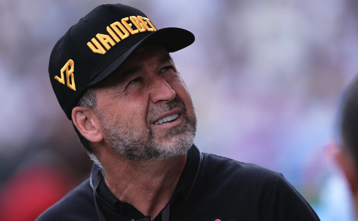 augusto melo surpreende na madrugada e encaminha contratação de josé martinez por r$ 11 milhões