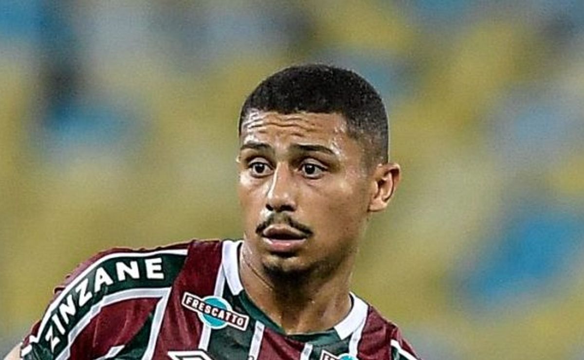 jornalista inglês explica porque andré ainda não deixou o fluminense para jogar na premier league