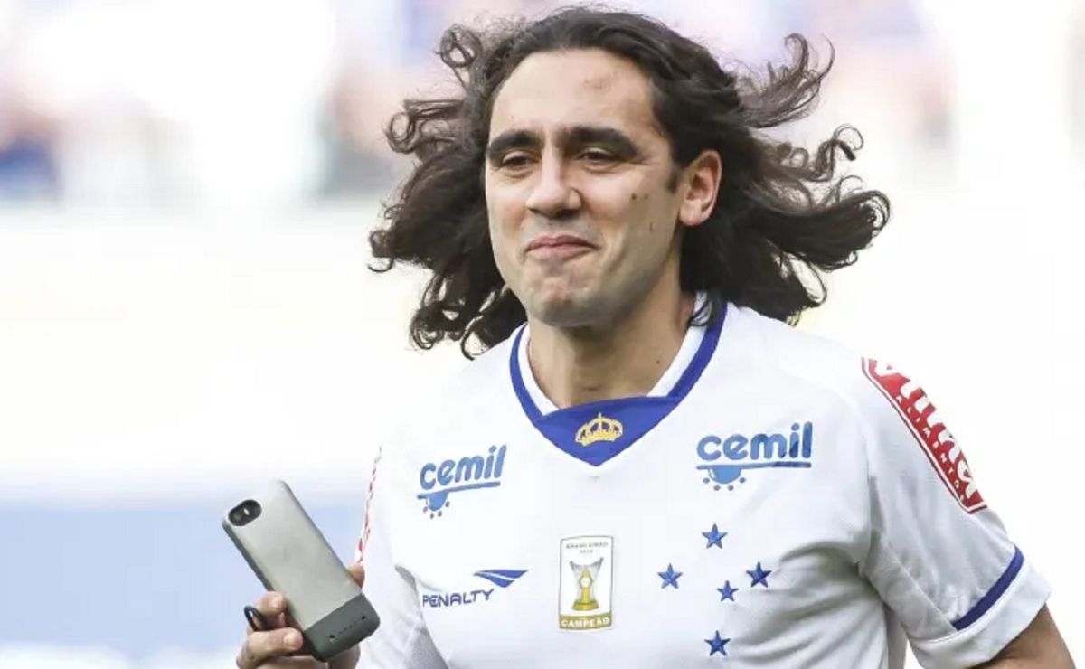 Ídolo do cruzeiro, sorín manda recado para vitor roque: ‘’ir a uma equipe onde possa jogar’’