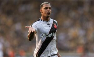 david não deve perder espaço com chegada de jean meneses no vasco