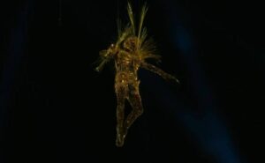 olimpíadas 2024: cerimônia de encerramento gera memes com "viajante dourado"