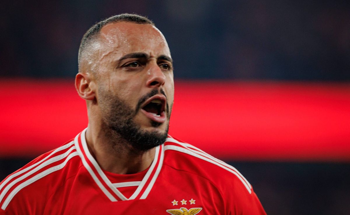 corinthians decide contratar arthur cabral e abre negociação por empréstimo do benfica até 2025