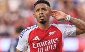 redução de 75% do salário de gabriel jesus seria crucial para volta ao palmeiras 