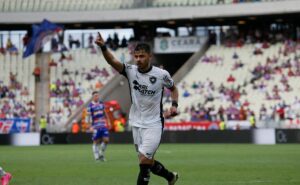 Óscar romero se destaca no botafogo com números impressionantes na temporada