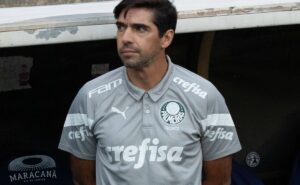 3 zagueiros não funcionam em botafogo x palmeiras e abel ferreira é cobrado: “inexistiu” 