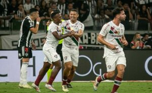 fluminense vence atlético mg em noite de arias;confira as notas