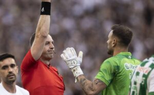 expulsão de gabriel vasconcellos em corinthians x juventude tem decreto da arbitragem: “oportunidade clara de gol”
