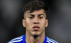 kaio jorge segue sem marcar e torcedor do cruzeiro pede dinenno no ataque