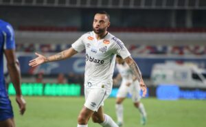 santos derrota paysandu e mantém liderança isolada na série b 2024