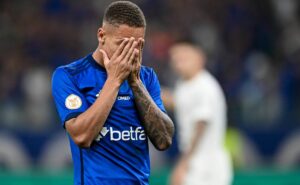 r$ 9,1 milhões: cruzeiro tem veredito sobre saída de robert nesta janela 