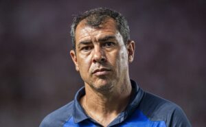 carille é comunicado, e quatro jogadores retornam de empréstimo ao santos