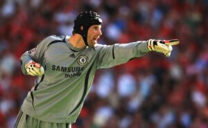 ex goleiro petr cech manda recado para jovem jogador do flamengo: “continue trabalhando”