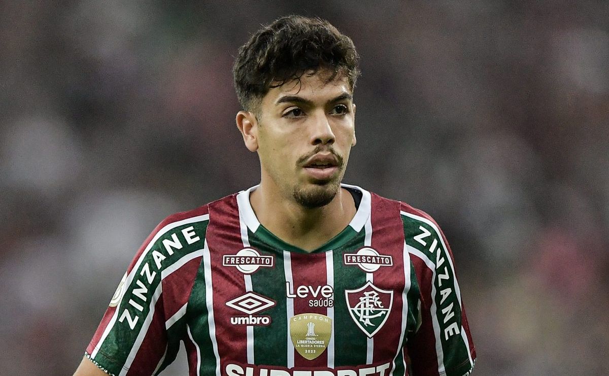 nonato sofre entorse no tornozelo e vira dúvida para mano no fluminense