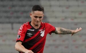 empresário de khellven explica situação do lateral: "flamengo não está interessado"