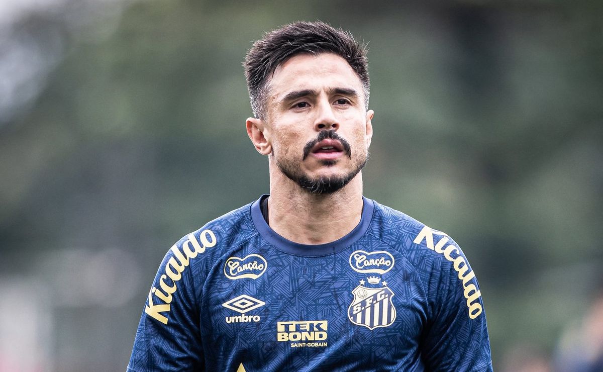 willian bigode puxa a fila e santos pode ter quatro desfalques para sequência da temporada