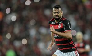 flamengo é surpreendido e negociação do rennes por fabrício bruno esfria; entenda