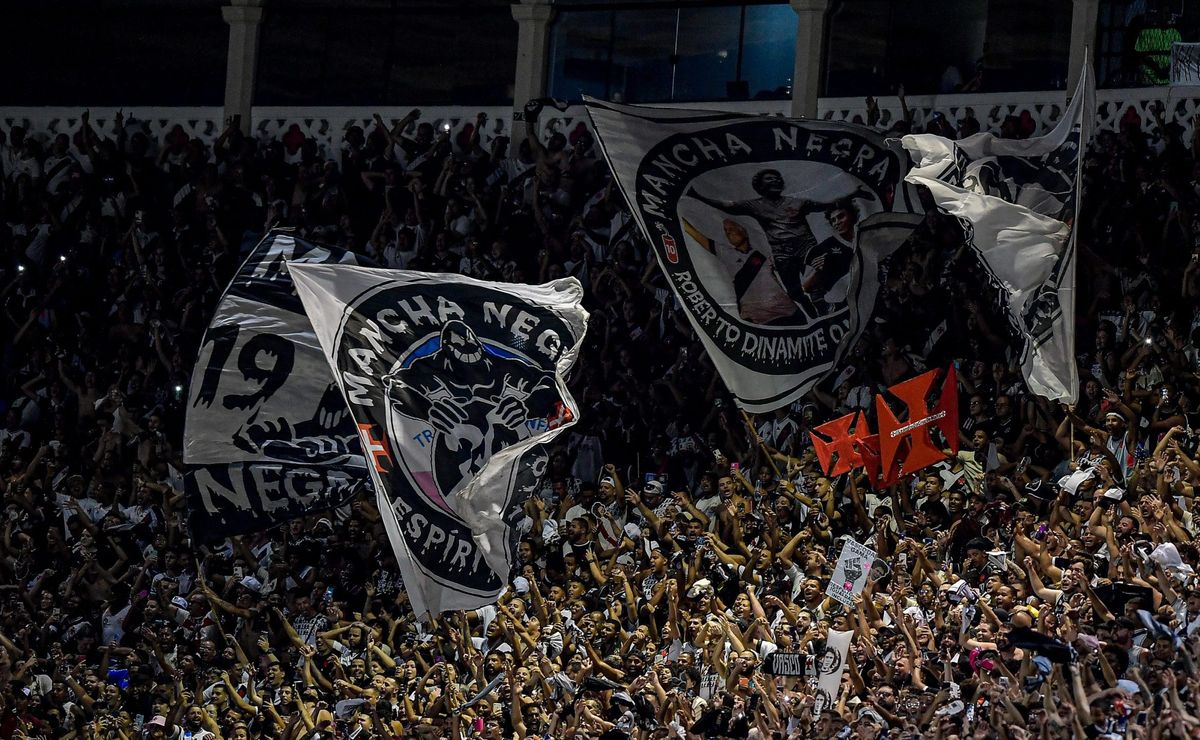 126 anos de vasco: gigante da colina comemora aniversário com espetáculo musical