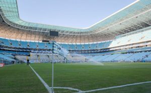 arena do grêmio pode receber jogo do brasil contra o uruguai pelas eliminatórias, mas beira rio é favorito