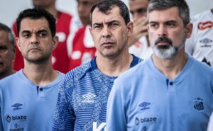 fábio carille perde três jogadores do santos para sequência da série b; entenda o motivo