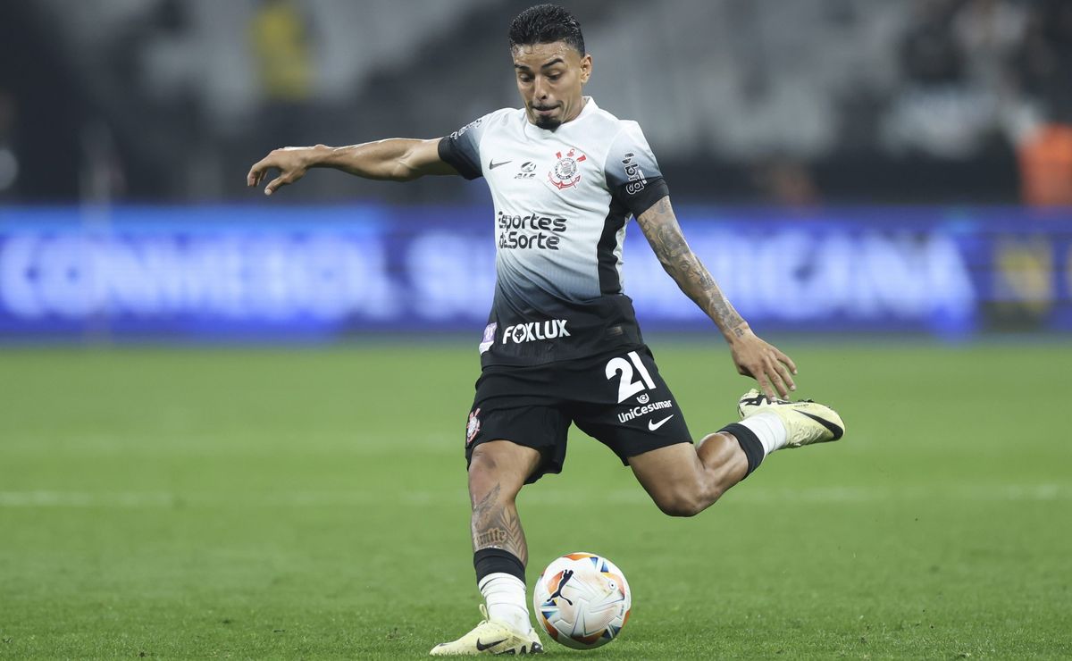 novo lateral esquerdo do corinthians pode ficar em 2º plano com crescimento de matheus bidu
