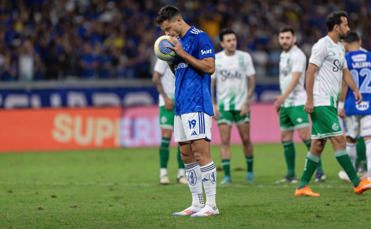 dinenno atinge marca expressiva pelo cruzeiro e é esperança de gols contra o boca