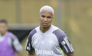 escalação do atlético mg: deyverson de titular, mas vargas é desfalque
