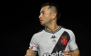 torcida do vasco aprova estreia de jean david: “isso sim é reforço”