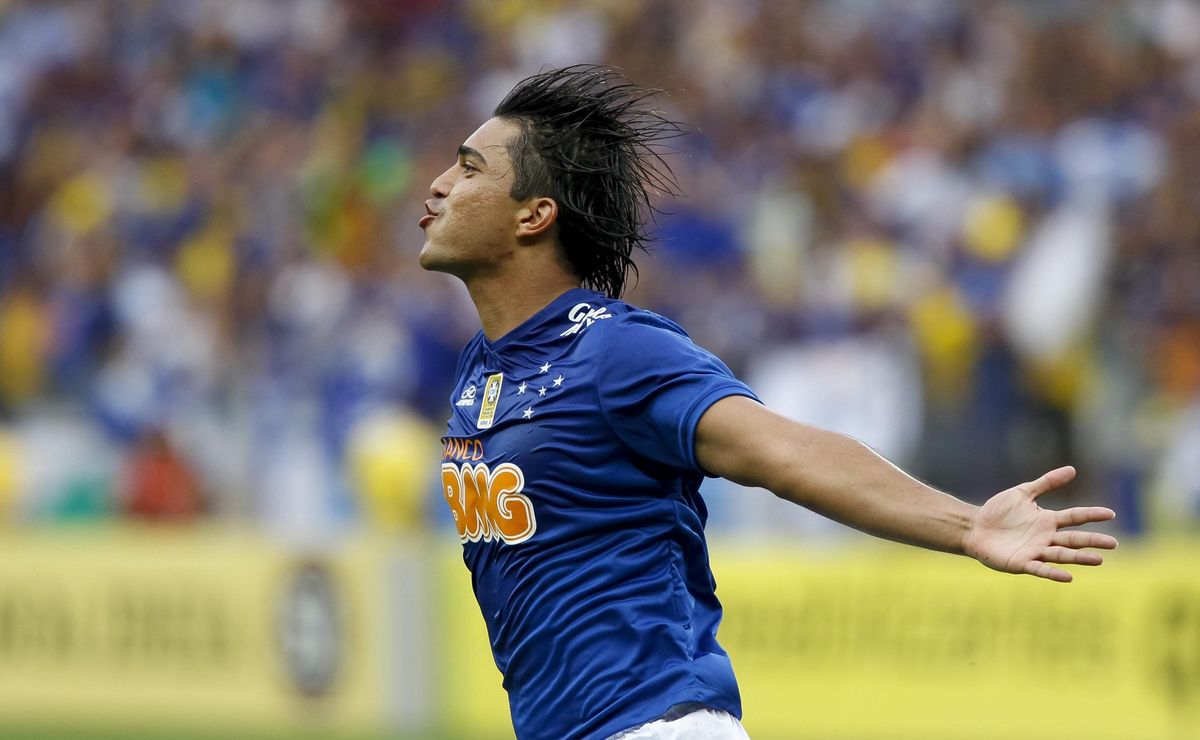 Ídolo do cruzeiro, marcelo moreno se declara para raposa e projeta clássico contra atlético mg: "difícil"