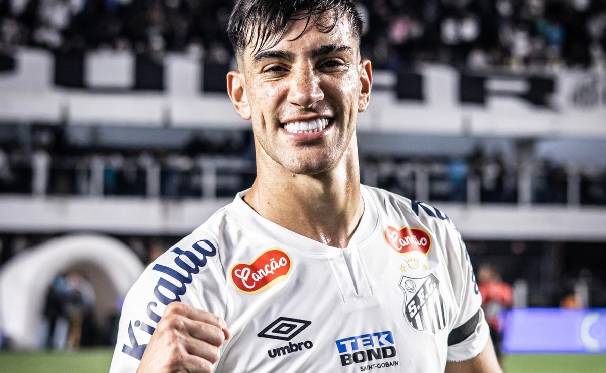 em meio a interesses de clubes da série a, atacante pedrinho toma decisão de futuro no santos
