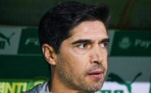 abel ferreira não para em felipe anderson e dm do palmeiras barra mayke contra o flamengo