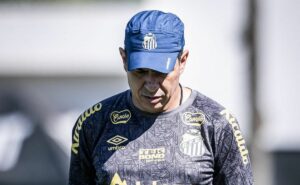 reunião aponta problemas e carille é orientado a fazer três mudanças urgentes no santos